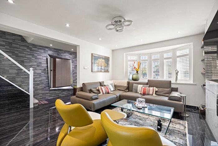 4 Bedroom Detached House For Sale In Trinity Close, Stanwell, TW19