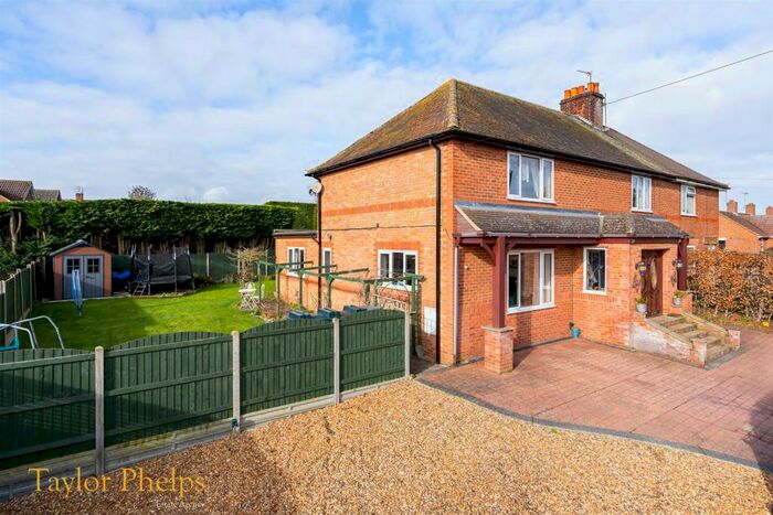4 Bedroom Semi-Detached House For Sale In Temple Lane, Tonwell - Extended Family Home, SG12
