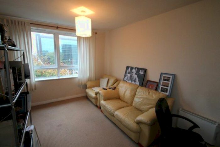 1 Bedroom Flat To Rent In Altyre Road, Croydon, CR0