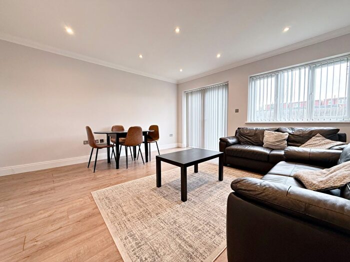 3 Bedroom End Of Terrace House To Rent In Whytecroft, Hounslow, TW5