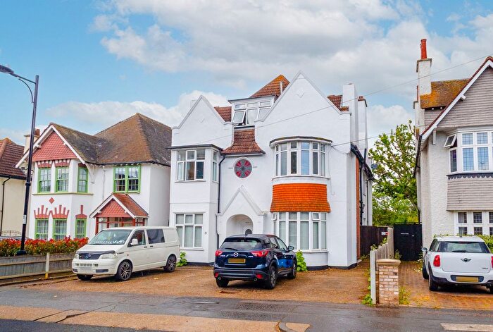 2 Bedroom Flat For Sale In Crowstone Road, Westcliff-On-Sea, SS0