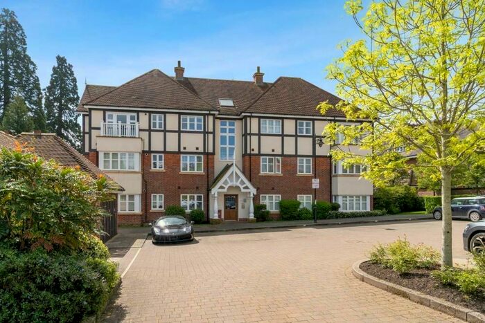 2 Bedroom Apartment To Rent In Timmis Court, Beaconsfield, HP9