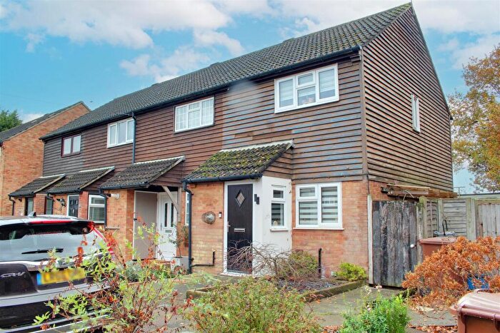 2 Bedroom End Of Terrace House For Sale In Gowar Field, South Mimms, Potters Bar, EN6