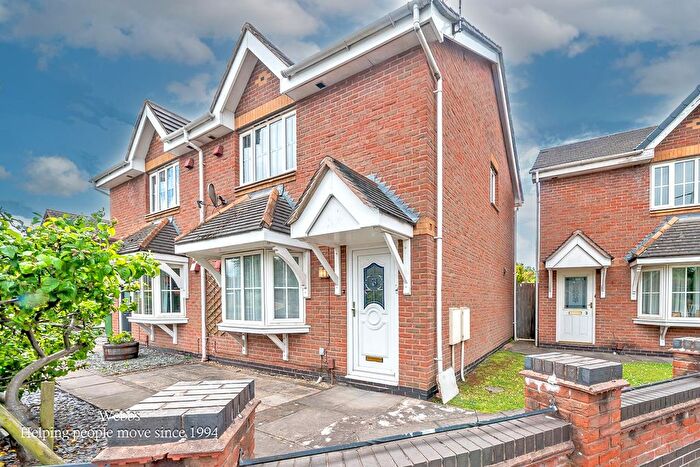 3 Bedroom Semi Detached House For Sale In Chandlers Keep, Brownhills, Walsall, WS8