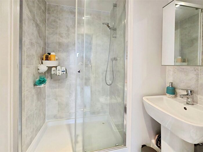 2 Bedroom Flat For Sale In Webster Close, Bracknell, Berkshire, RG12