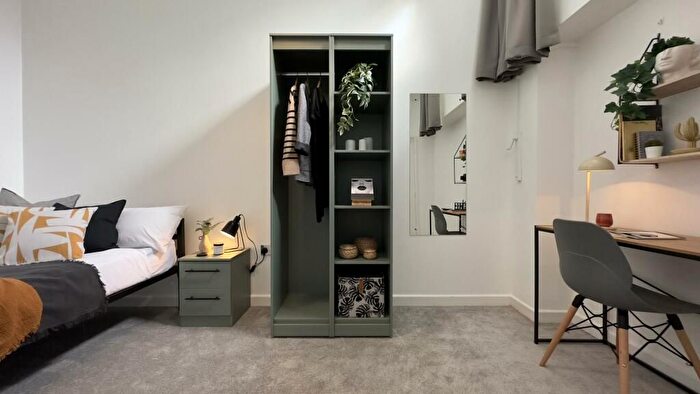 6 Bedroom Flat To Rent In Bower Road, Sheffield, S10