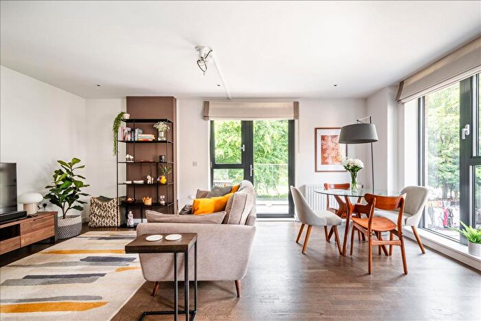 1 Bedroom Flat For Sale In Gibbs Lane, Haggerston, E2