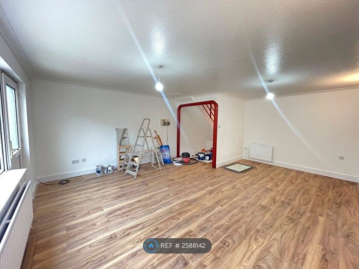 3 Bedroom Terraced House To Rent In Alamein Gardens, Dartford, DA2