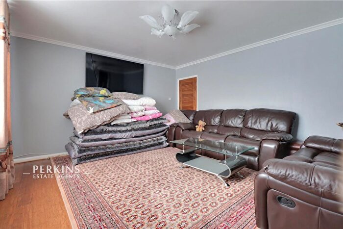 6 Bedroom End Terrace House To Rent In Northolt, UB5