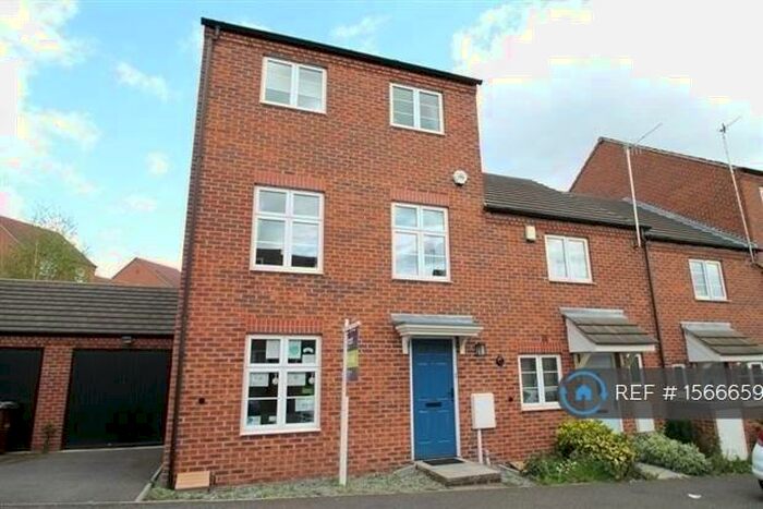 4 Bedroom End Of Terrace House To Rent In Millidge Close, Nottingham, NG5