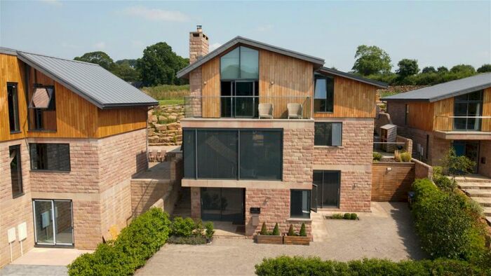 5 Bedroom Detached House For Sale In High View, Tansley, DE4