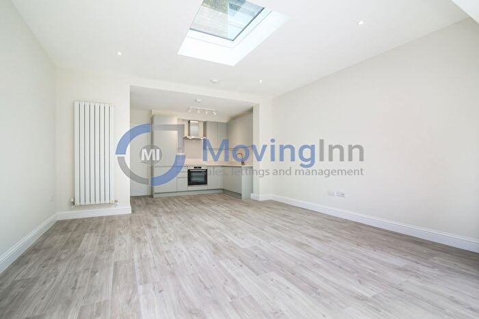 2 Bedroom Flat To Rent In Birdhurst Road, South Croydon, Surrey, CR2