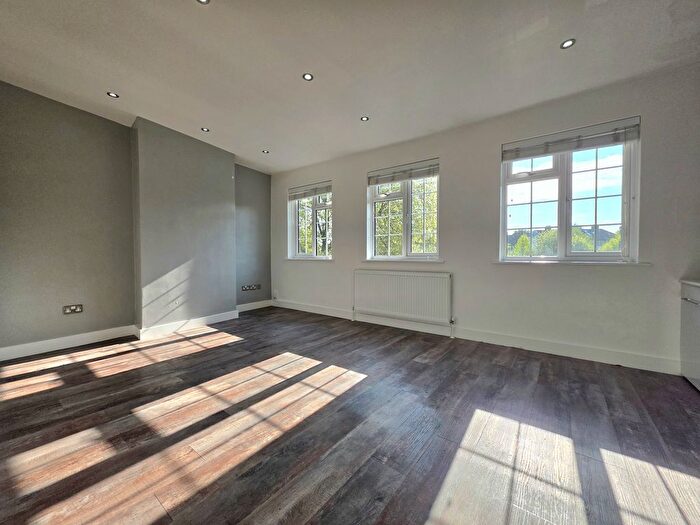 1 Bedroom Flat To Rent In Carlton Parade, Orpington, Kent, BR6
