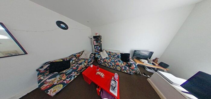 2 Bedroom House To Rent In Harold Place, Leeds, LS6
