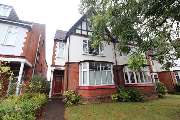 1 Bedroom Apartment To Rent In High Street - West Brentwood, CM14