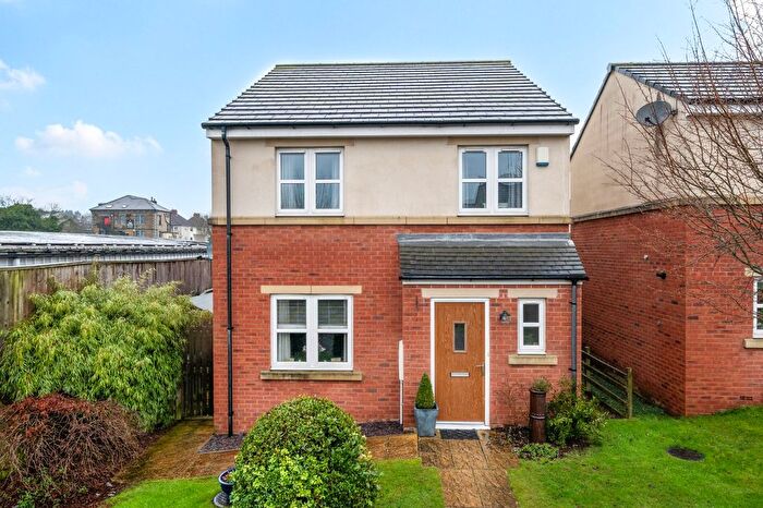 4 Bedroom Detached House For Sale In Little Moor Close, Pudsey, West Yorkshire, LS28