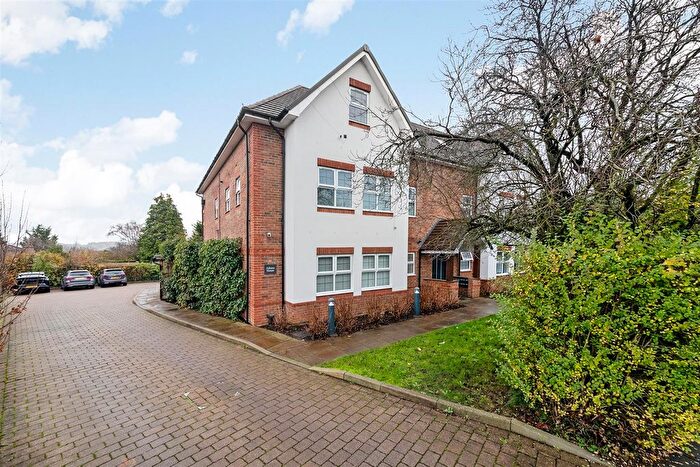 2 Bedroom Flat For Sale In Edgehill Road, Purley, CR8