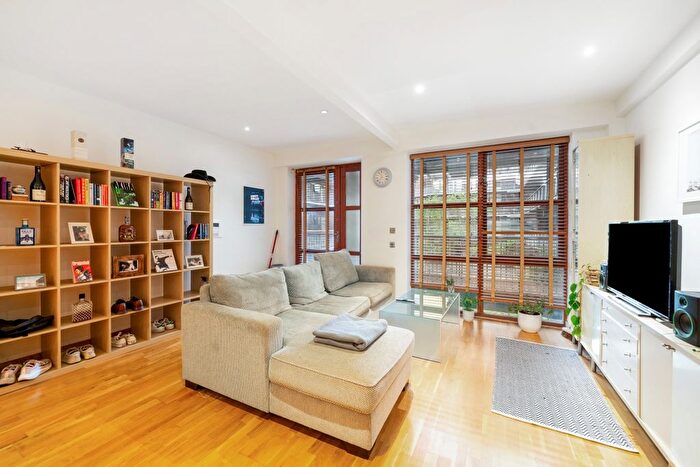 2 Bedroom Flat To Rent In Banister Road, London, W10