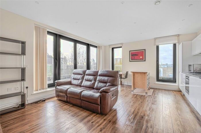 2 Bedroom Flat To Rent In Grange Road, London, SE1