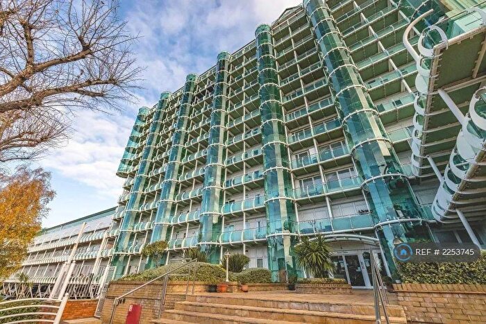 2 Bedroom Flat To Rent In Tower Point, Enfield, EN2