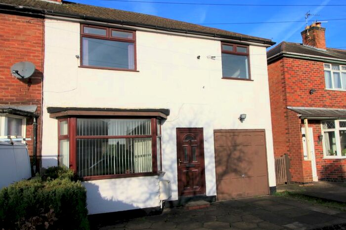 3 Bedroom Terraced House To Rent In Belton Road, Leicester, LE3