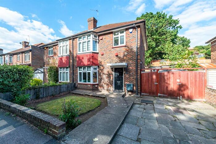 3 Bedroom Semi Detached House To Rent In Rochester Drive, Bexley, DA5