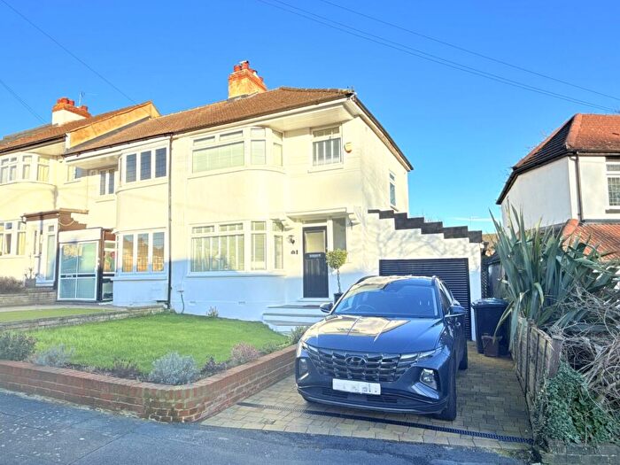 3 Bedroom Semi Detached House For Sale In Mansfield Avenue, Barnet, EN4