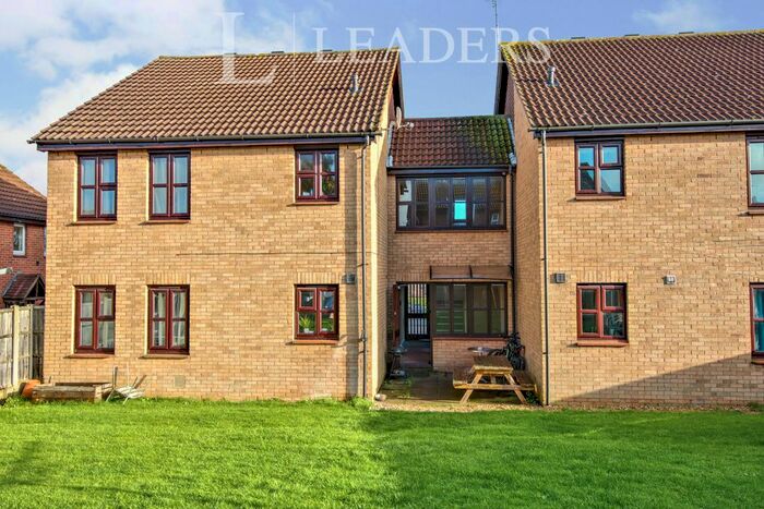 Studio To Rent In Sudeley Gardens, Hockley, SS5