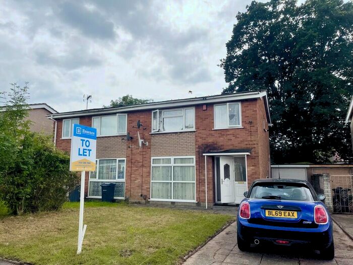 3 Bedroom Semi-Detached House To Rent In Christopher Road, Birmingham, B29