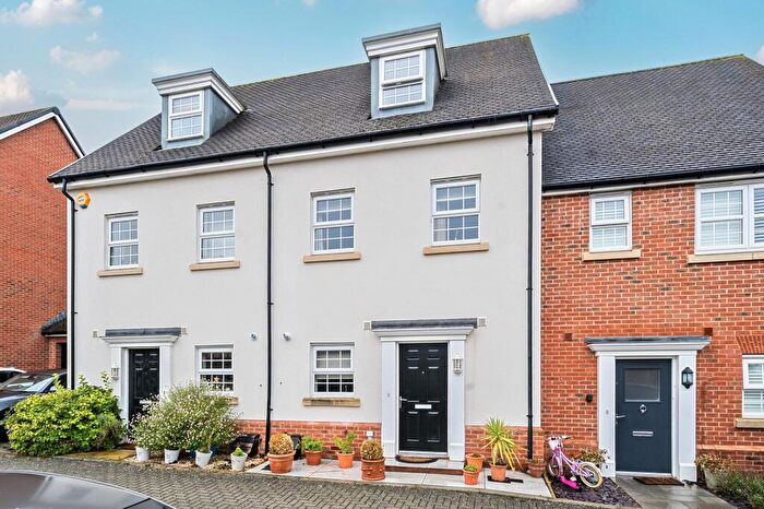 3 Bedroom Terraced House For Sale In De Montfort Square, Odiham, RG29