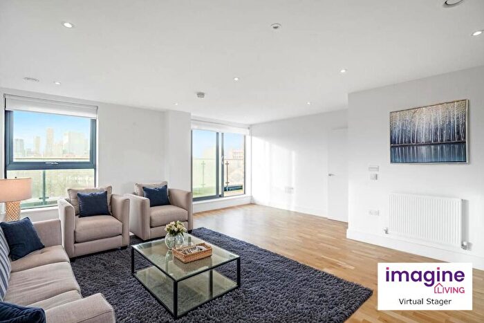 2 Bedroom Flat For Sale In Leven Road, London, E14