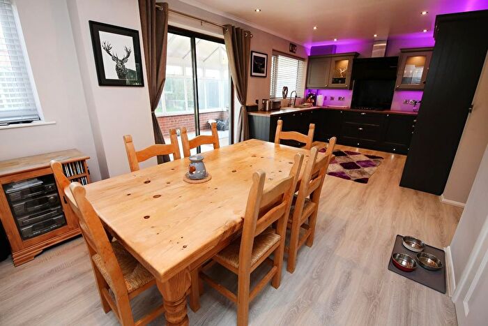 5 Bedroom Detached House For Sale In Sandpiper Drive, Uttoxeter, ST14