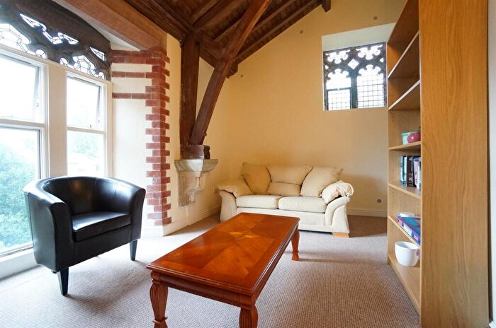 2 Bedroom Apartment To Rent In Garth Road, Bangor, LL57