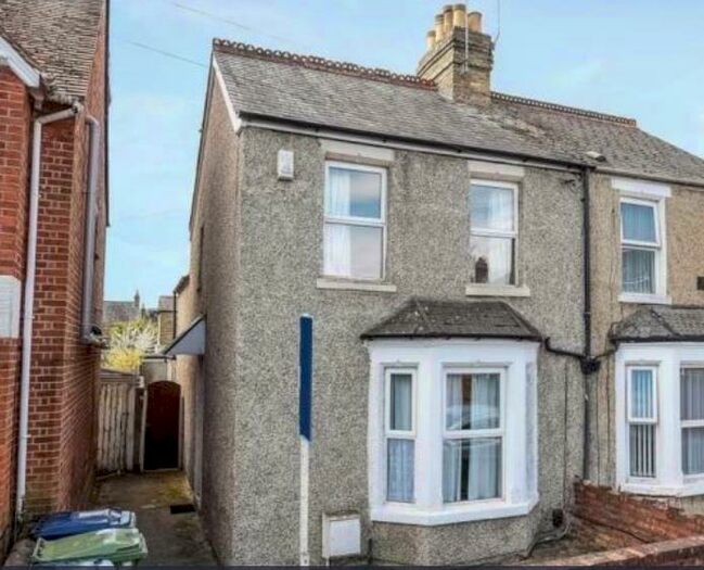 5 Bedroom Semi-Detached House To Rent In Off Cowley Road, Hmo Ready Sharers, OX4