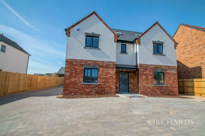 6 Bedroom Detached House To Rent In Clophill Road, Maulden, MK45