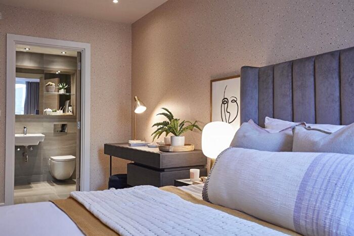 2 Bedroom Apartment To Rent In Rochdale Road, Manchester, Greater Manchester, M4