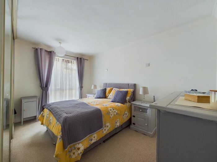 3 Bedroom End Of Terrace House For Sale In Corsletts Avenue, Broadbridge Heath, Horsham, RH12