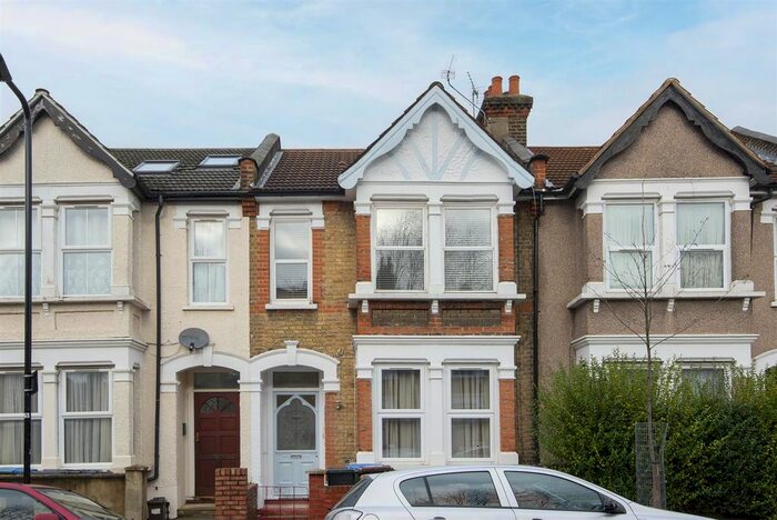 2 Bedroom Flat To Rent In Burghley Road, London, E11