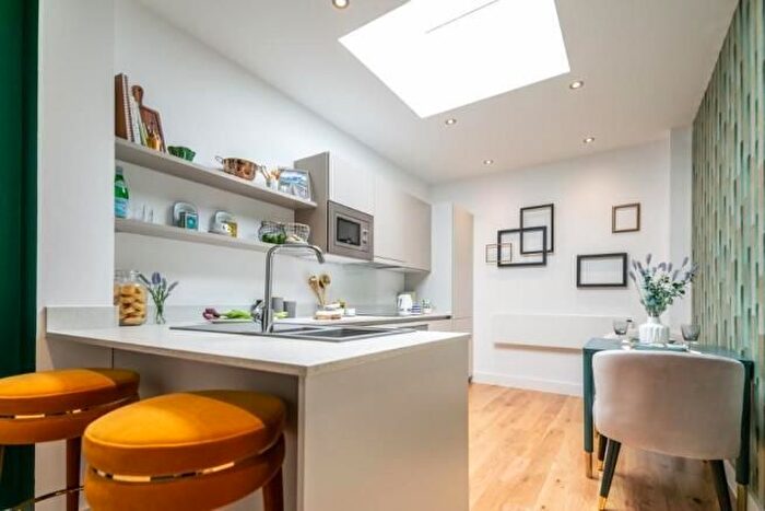 2 Bedroom Flat To Rent In Haringey, London, N4