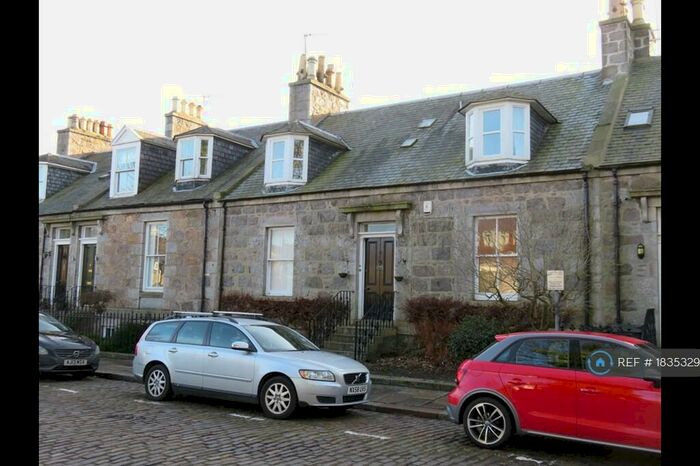 2 Bedroom Flat To Rent In Albert Terrace, Aberdeen, AB10