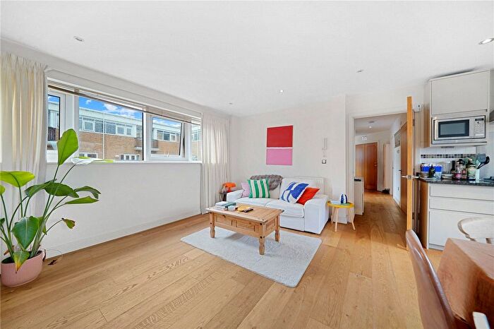 2 Bedroom Flat To Rent In Goswell Road, London, EC1V