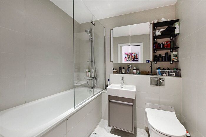 1 Bedroom Flat For Sale In Bird Street, London, W1U