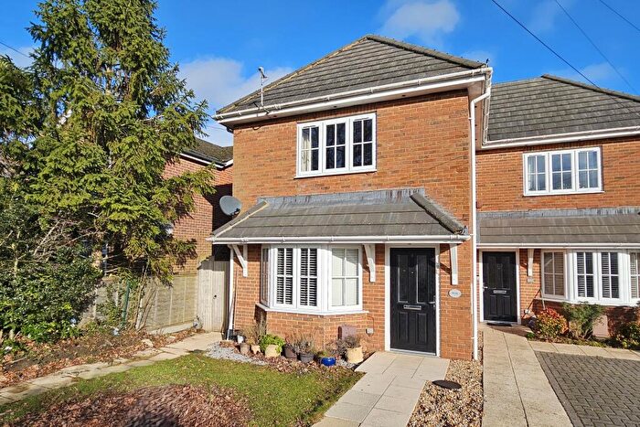 3 Bedroom Semi Detached House For Sale In Forest Road, Denmead, PO7