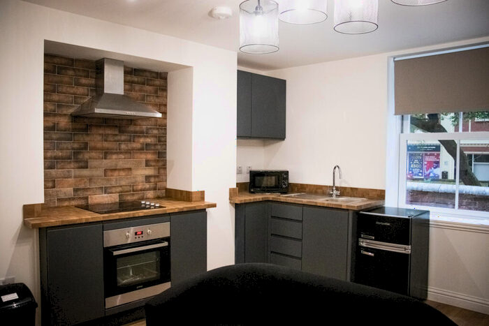 1 Bedroom Flat To Rent In City Centre // Bed Flat // Aug, LN2
