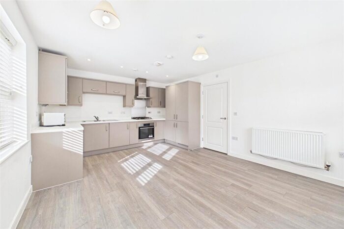 1 Bedroom Flat For Sale In Morris Close, Wokingham, Berkshire, RG41