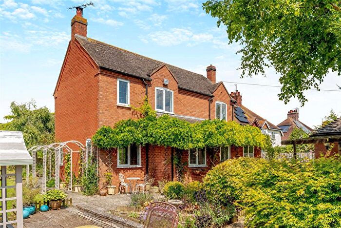 3 Bedroom Detached House For Sale In Poplar Close, Knightcote, Southam, CV47