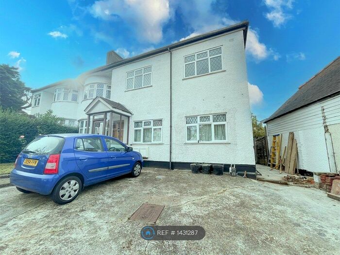 2 Bedroom Maisonette To Rent In Endersleigh Gardens, London, NW4