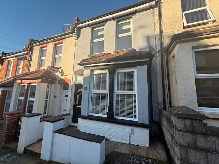 3 Bedroom House To Rent In Cecil Road, Rochester., ME1