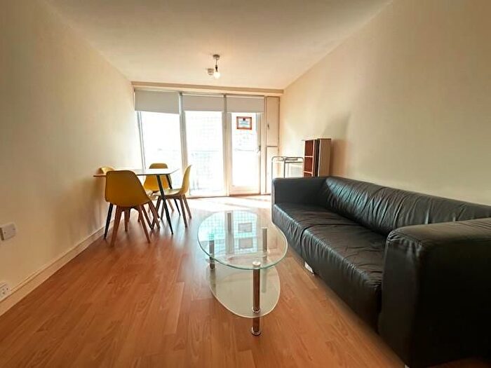 2 Bedroom Flat To Rent In Royal Quay, Liverpool, L3