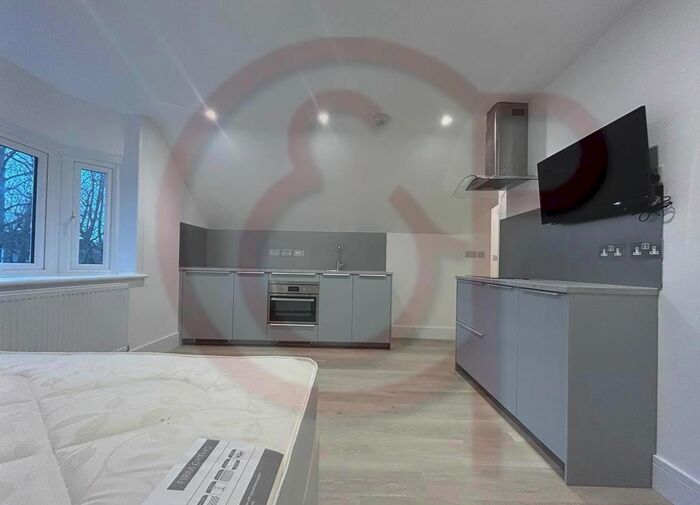 1 Bedroom Studio To Rent In Spencer Road, Chiswick, W4